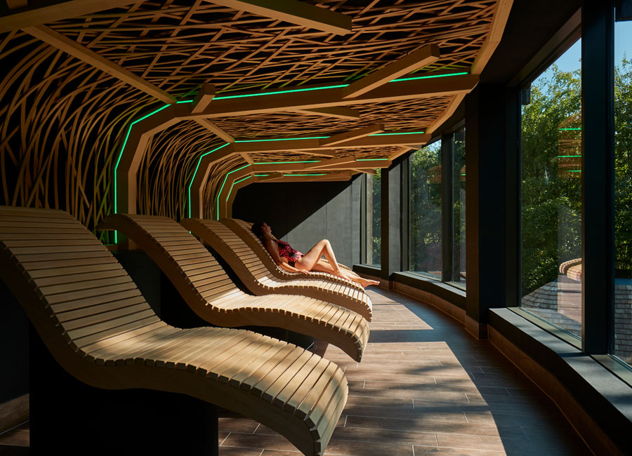 Old image of a relax area inside the Aqua Sana Forest Spa.
